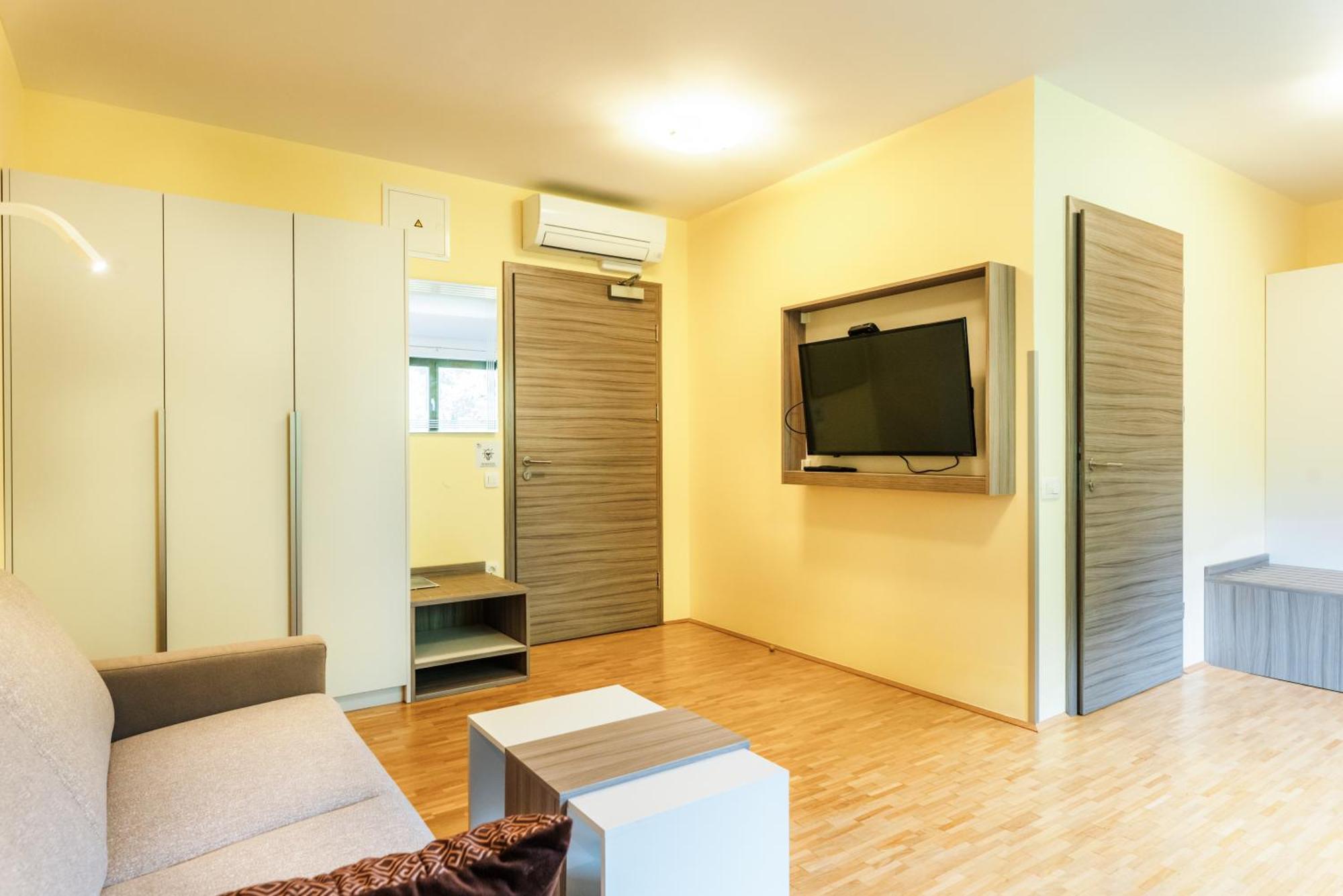 Dvorec Trebnik - Sobe Slovenske Konjice Ngoại thất bức ảnh