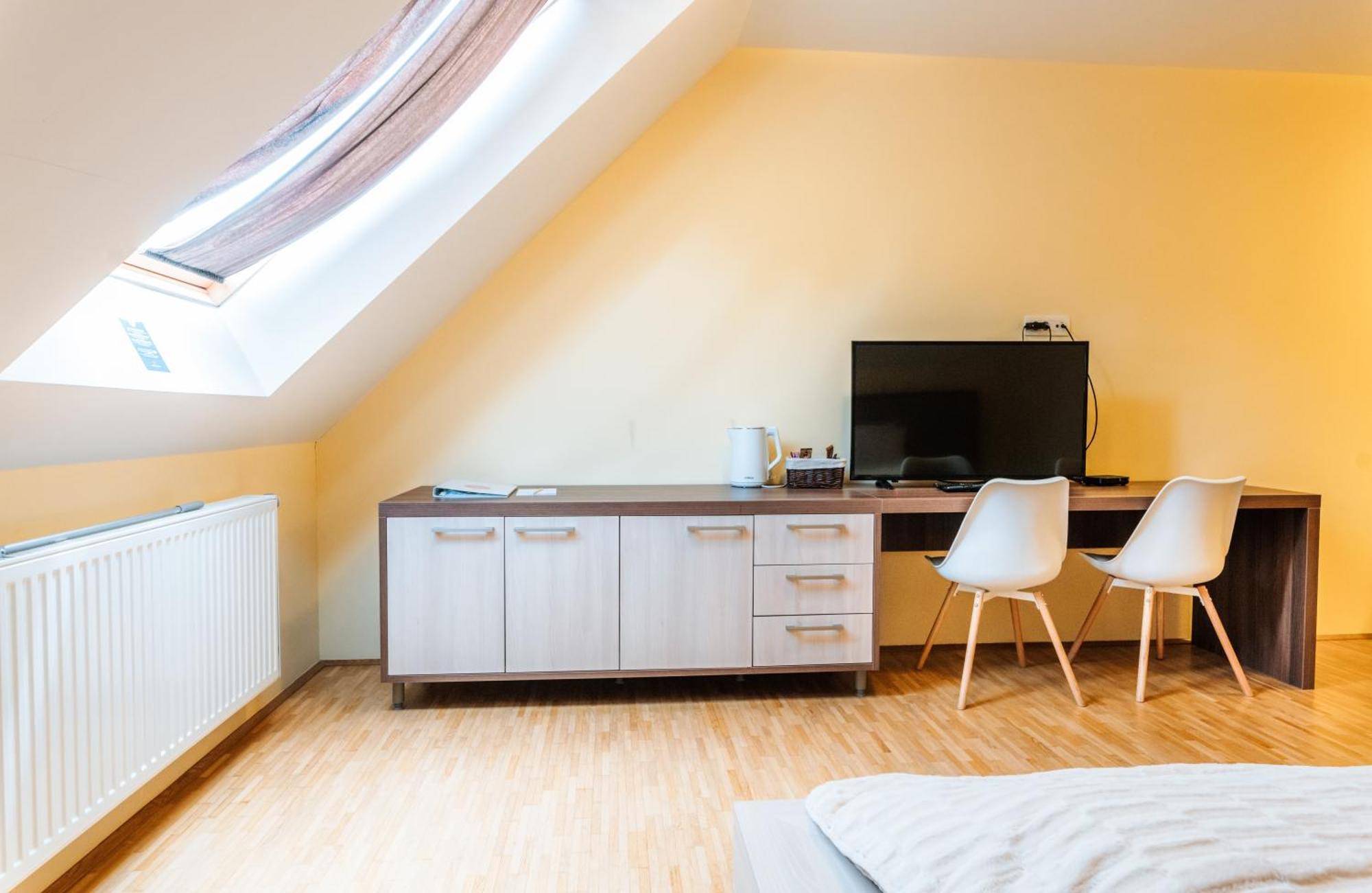Dvorec Trebnik - Sobe Slovenske Konjice Ngoại thất bức ảnh