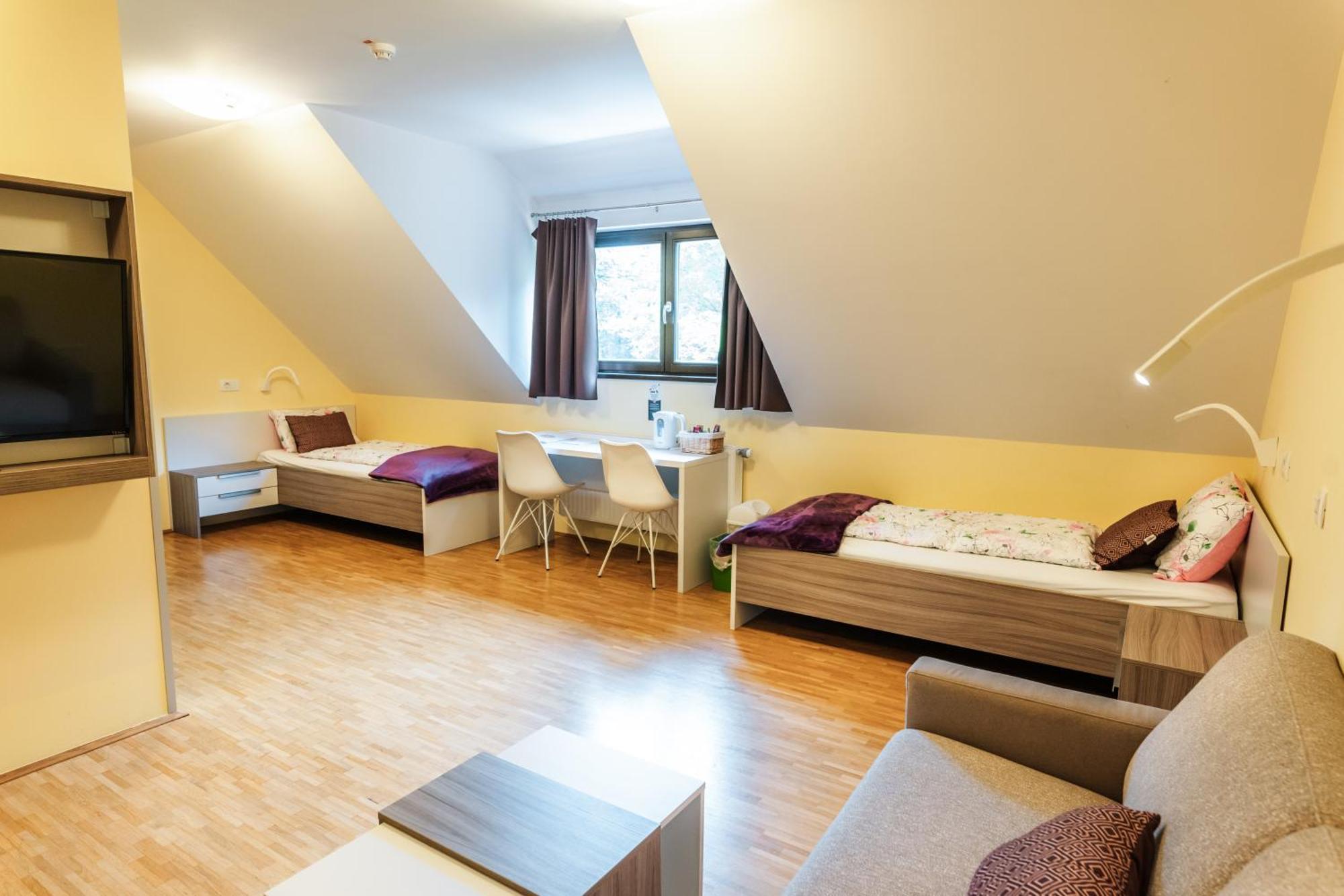 Dvorec Trebnik - Sobe Slovenske Konjice Ngoại thất bức ảnh